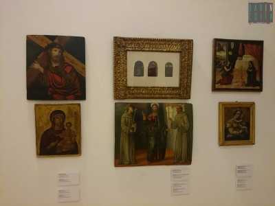"Alcune icone bizantine su tavola, visibili nella prima sala della Galleria dedicata al 1500

"